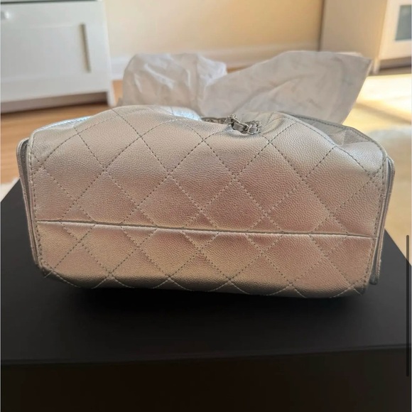 Chanel 25 mini metallic silver caviar leather ruthenium hardware - Picture 5 of 7